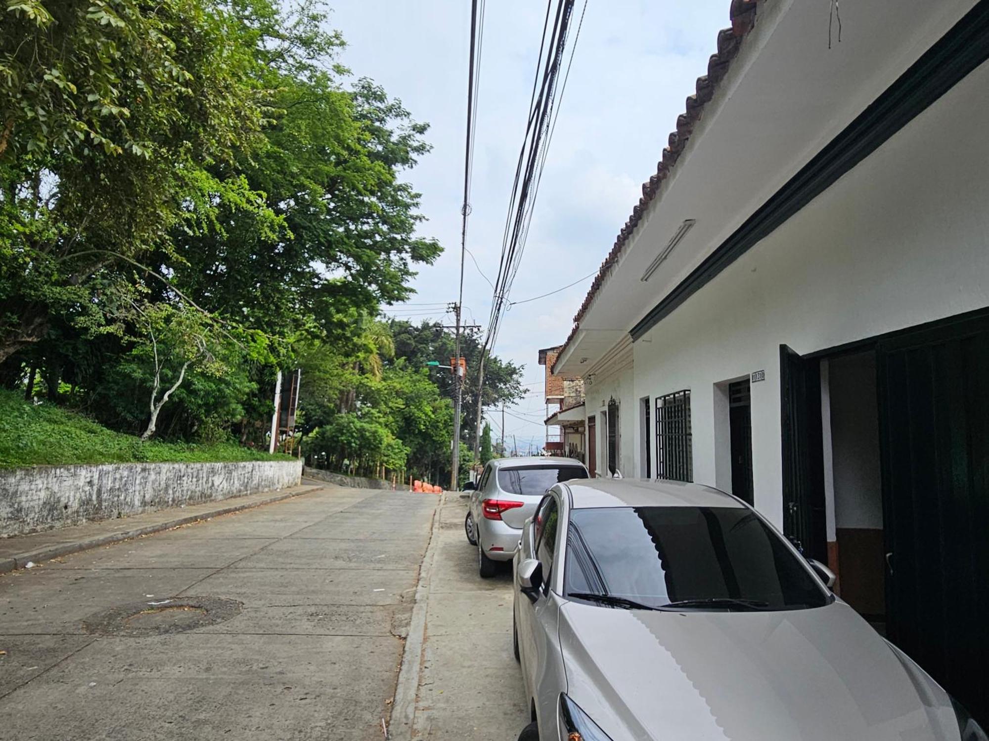 ホテル Casa Alba カリ エクステリア 写真