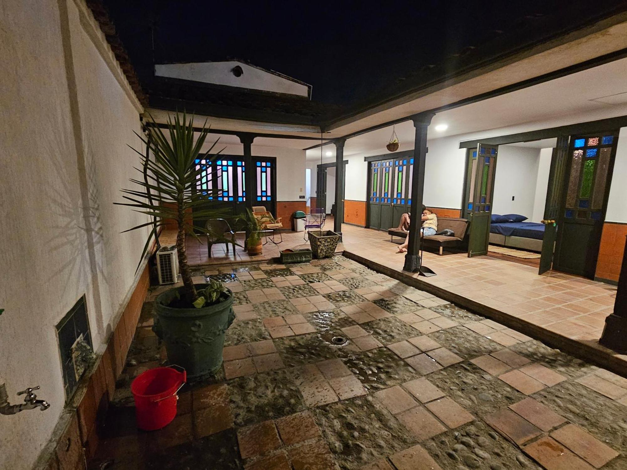 ホテル Casa Alba カリ エクステリア 写真